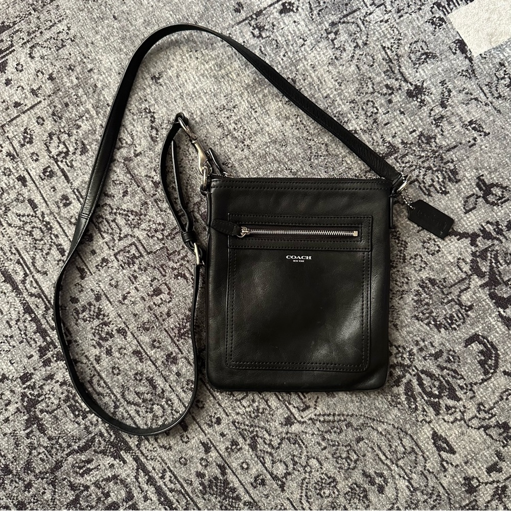 Black coach purses crossbody black leather EUC